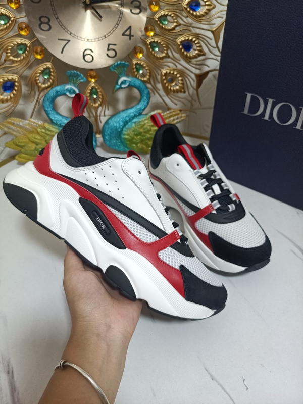 ディオール靴角部分ディテール